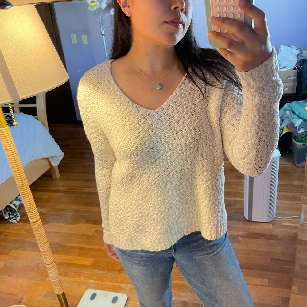 Abercrombie and Fitch crème knit sweater